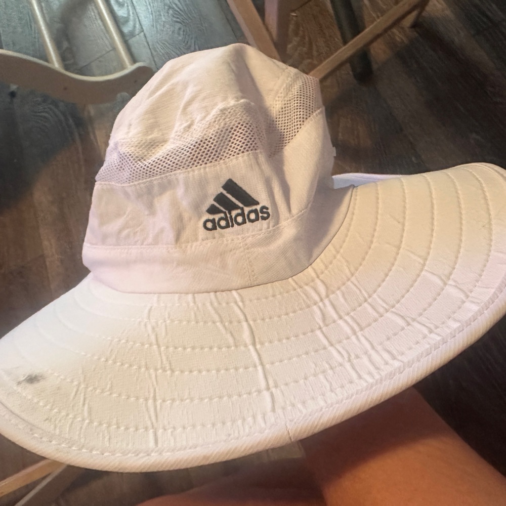 Adidas Sunhat. Maybe Rams? - Picture 2 of 4